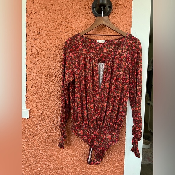 Intimately Free People Kaya Floral Print V-Neck Cutout Bodysuit Size Small Boho - Picture 1 of 9